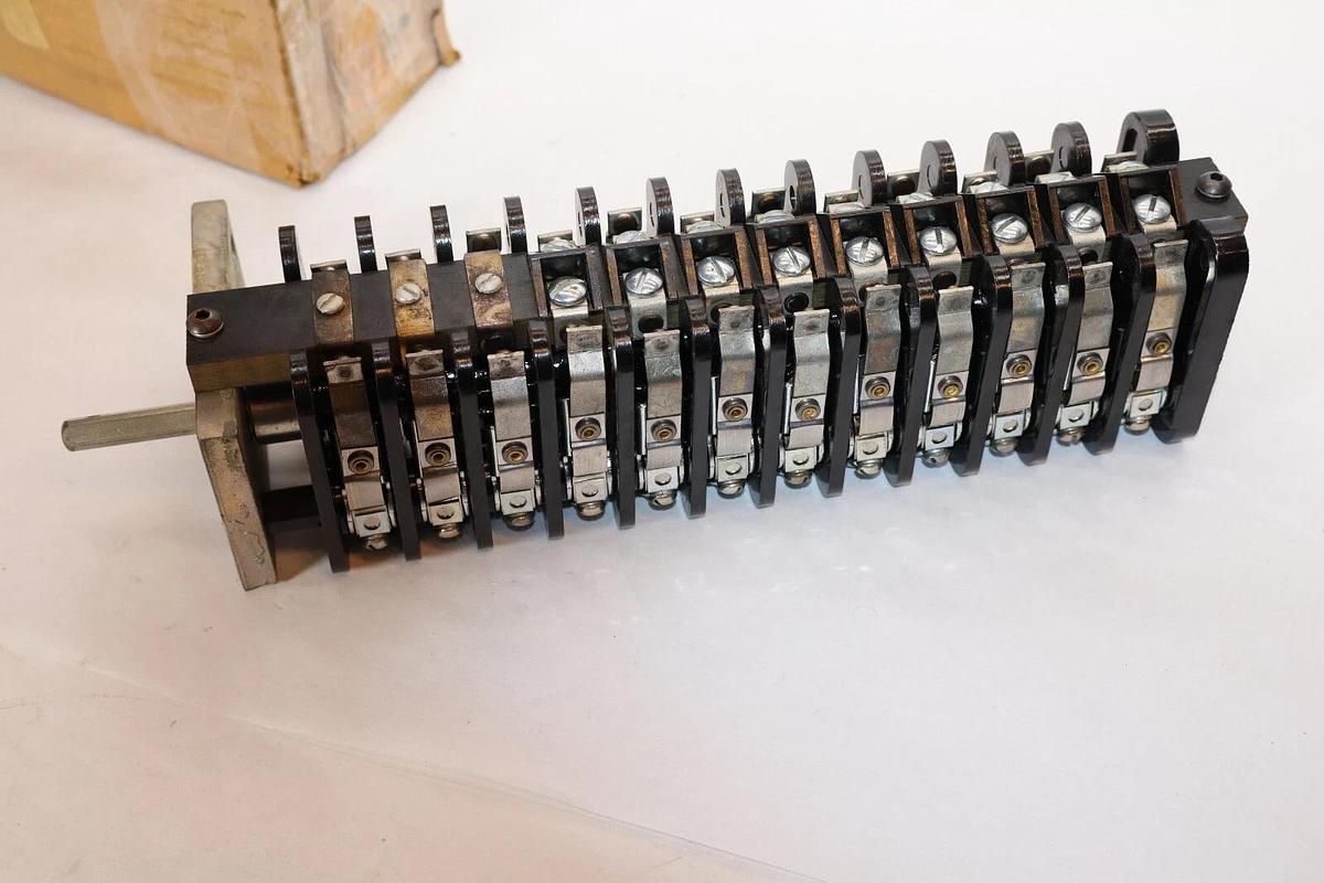 (NEW) CANADIAN GENERAL ELECTRIC 161B7757-1 , Type SB-1 Rotary Instrument Switch