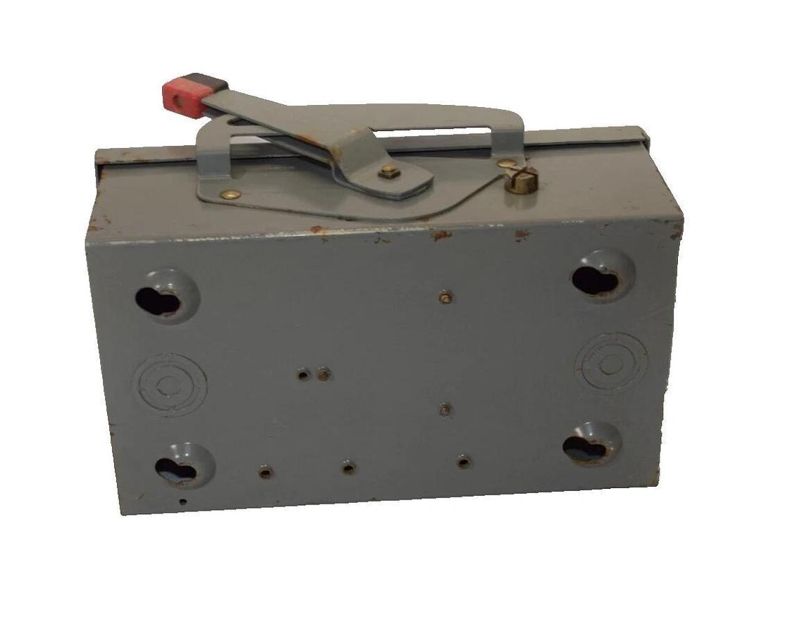 Used SQUARE D Fusible Safety Switch H-321 H321 Ser E1 30 Amp 30A Type 1 3ph 240v