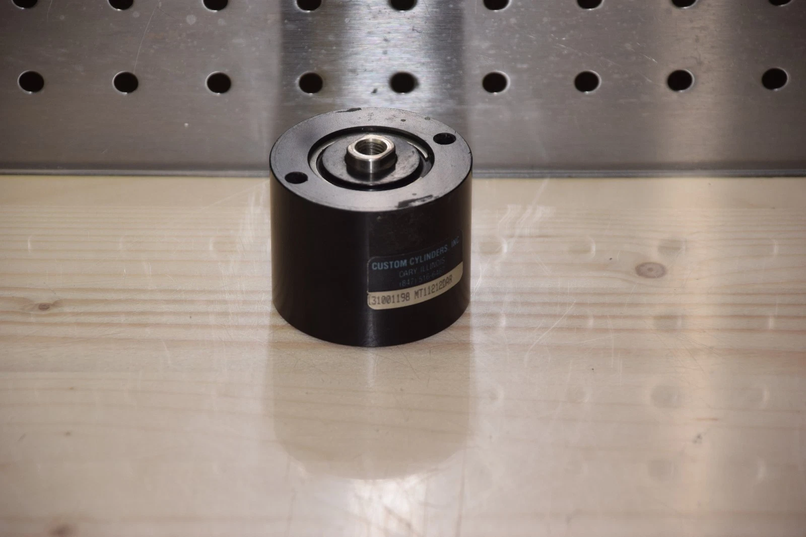 CUSTOM CYLINDERS INC MT11212DAR 31001198 AIR CYLINDER  NEW