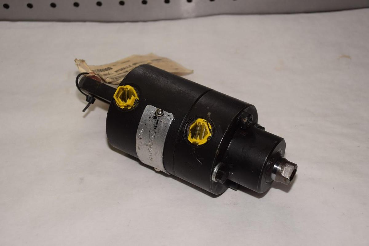 Metso Hydraulic Cylinder, 1753030114 10099300 1470 800 1212Y NAL0139688