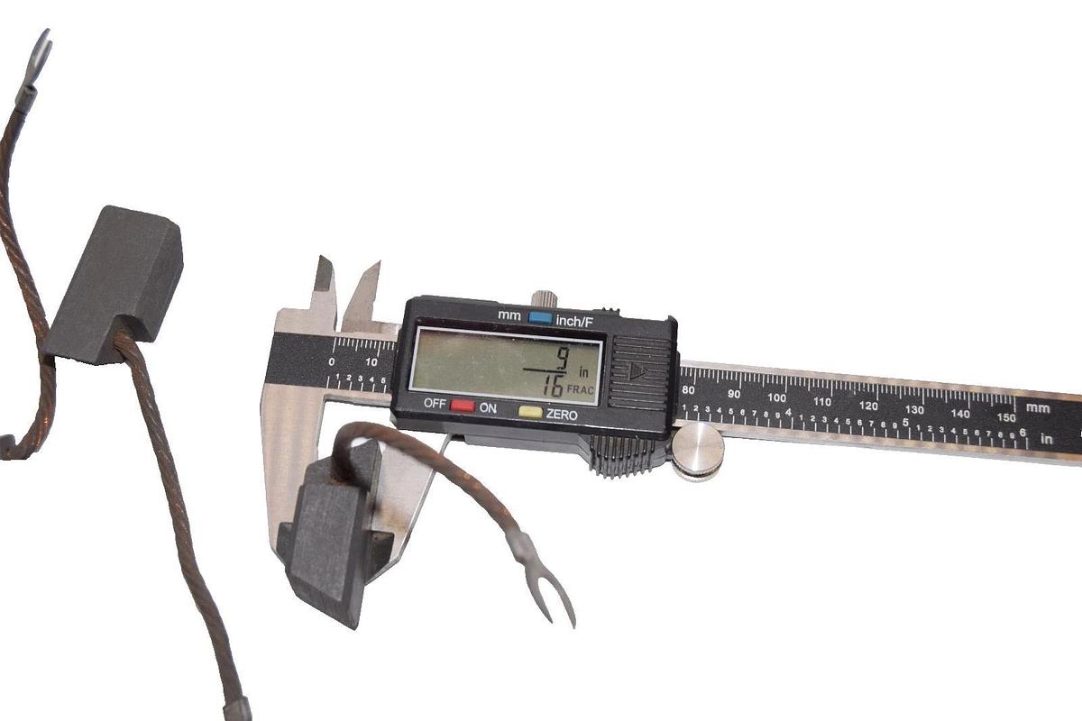 135 1-1/2" x 3/4" x 9/16" Carbon Motor Brush  (New - Lot of 4)