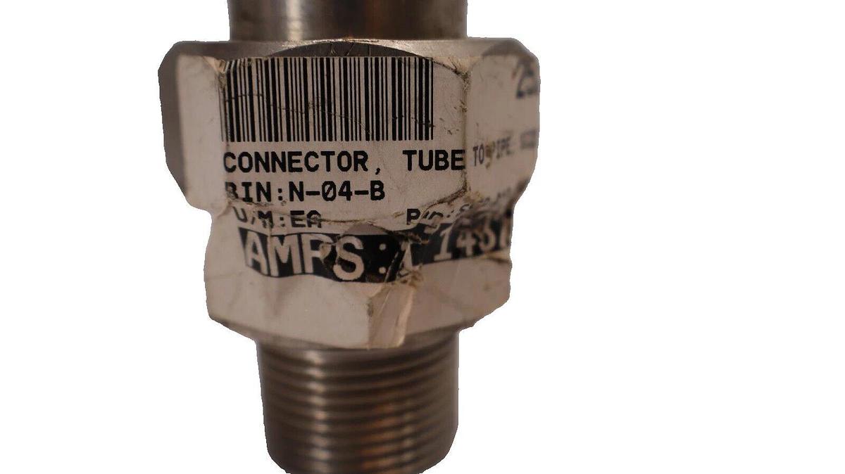 Used (Lot of 2) SSP A16-KSWC IZY 316 S/S Union 1" NPT To Tube Connector Tube to Pipe