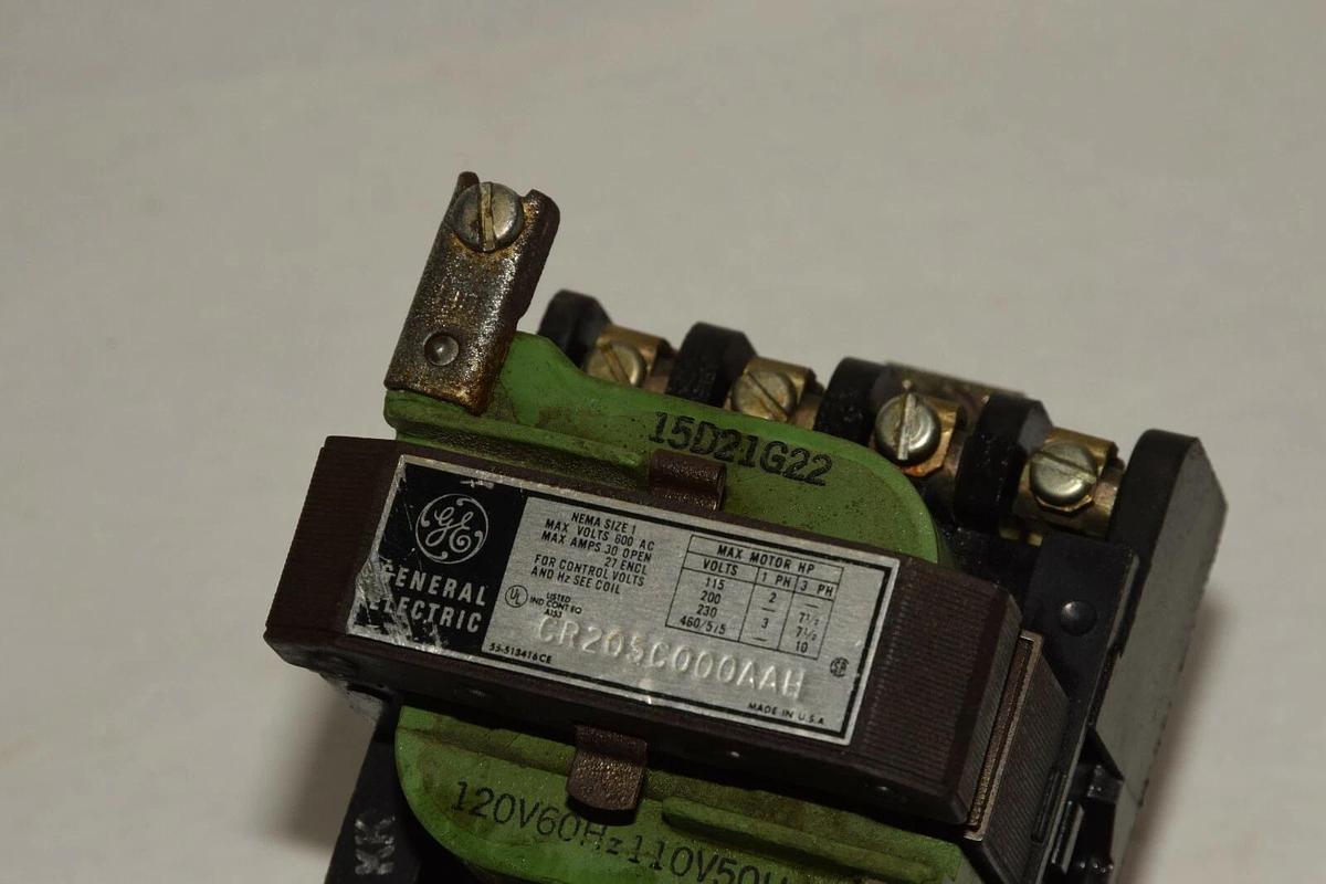 Used GENERAL ELECTRIC Starter CR205C000AAH Size Sz 1 600Vac 120V coil 30A