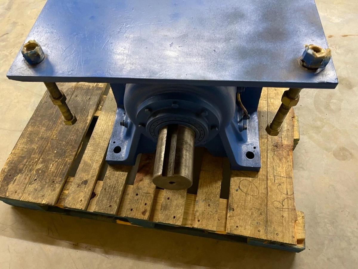 Used Sumitomo SM-Cyclo CHHS4225Y-11 Gear Reducer 11:1 Ratio 1165 HP 66,700 Torque out