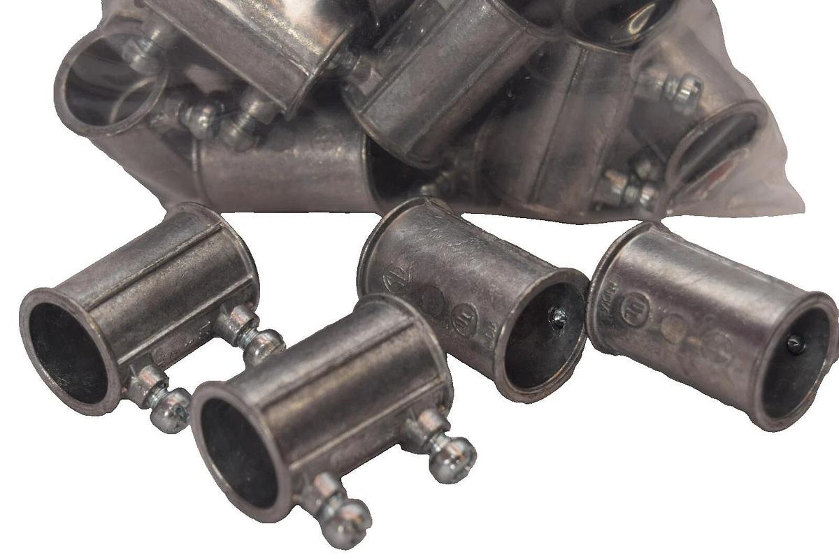(Lot of 45) 1/2" EMT Set Screw Type Conduit Coupling Approx 1-5/16" Long (NEW)