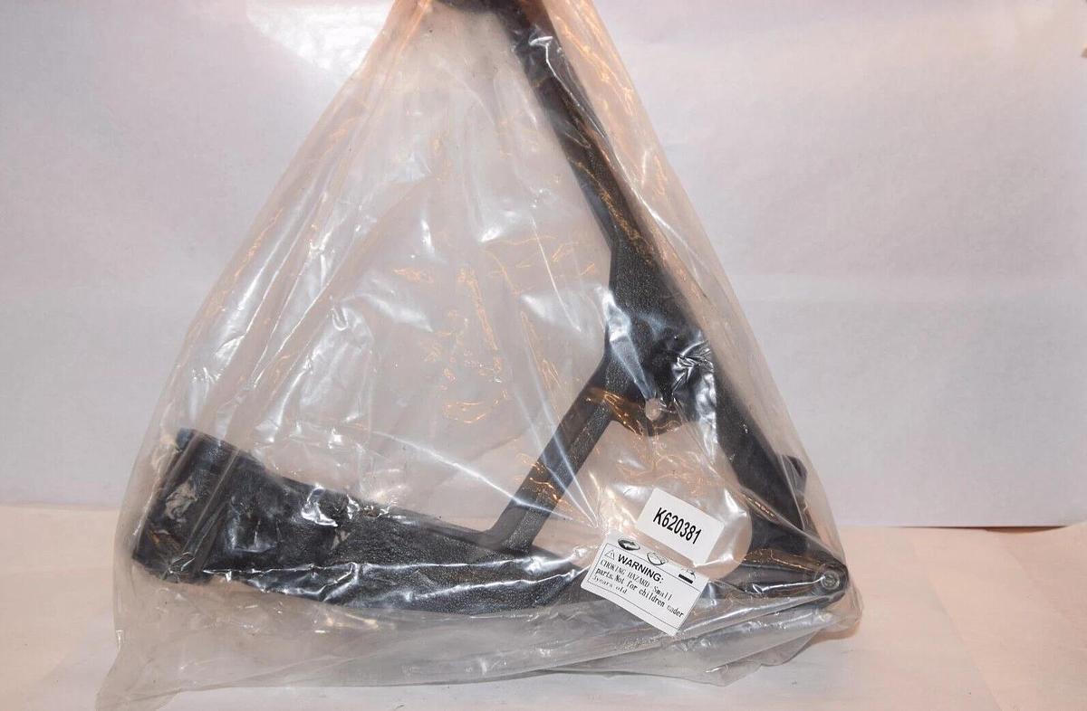 (NEW) K620381 Front Driver Lower Control Arm & Ball Joint Assem. 02-06 Escalade