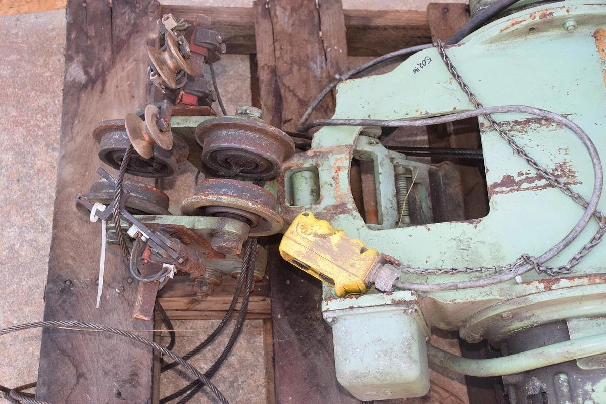 Used P&H HEVI LIFT TROLLEY ELECTRIC HOIST 3000 LB  1 1/2 ton 220v 440v 460v HRA-2