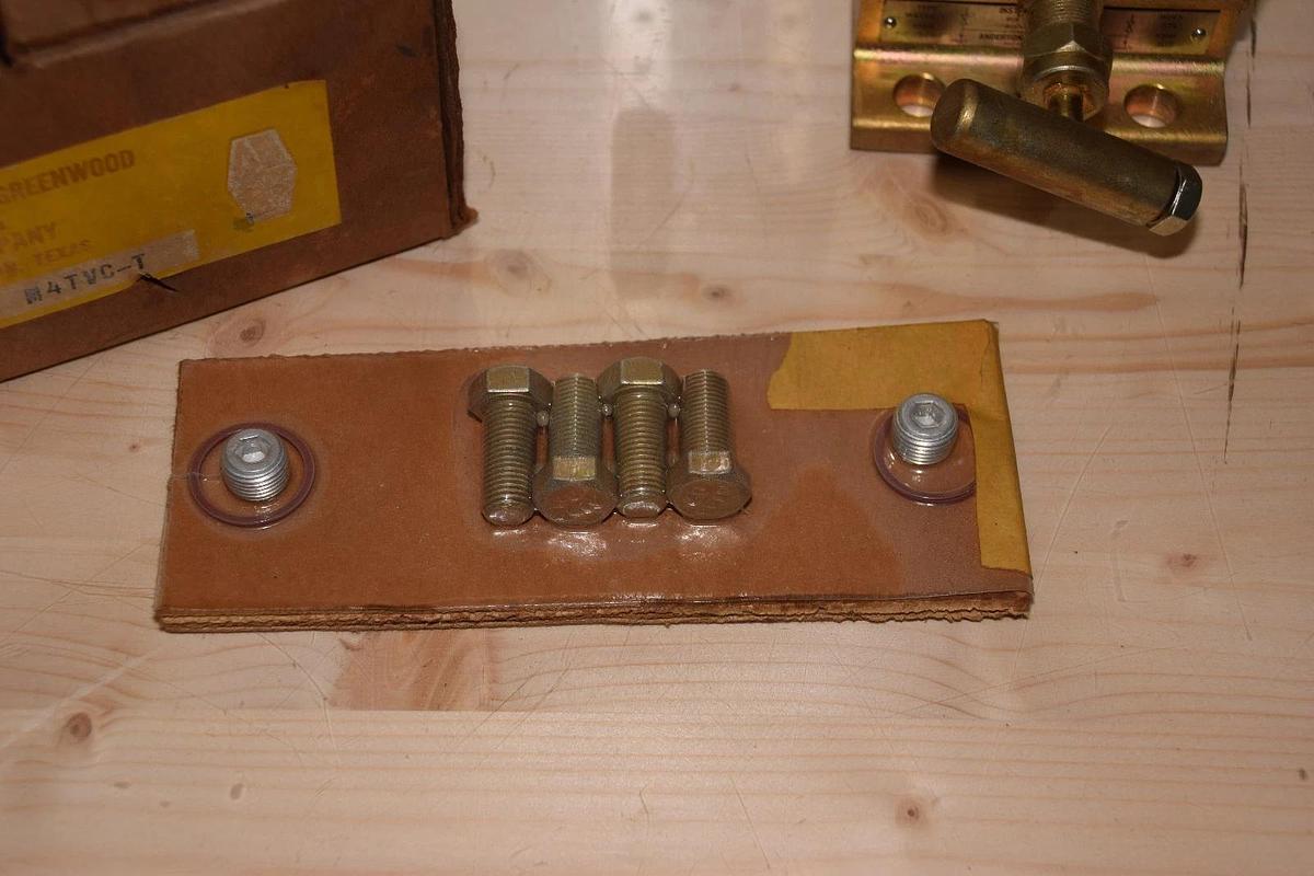 ANDERSON GREENWOOD M4TVC-T M4TVC T DIFFERENTIAL PRESSURE LEVEL MANIFOLD VALVE