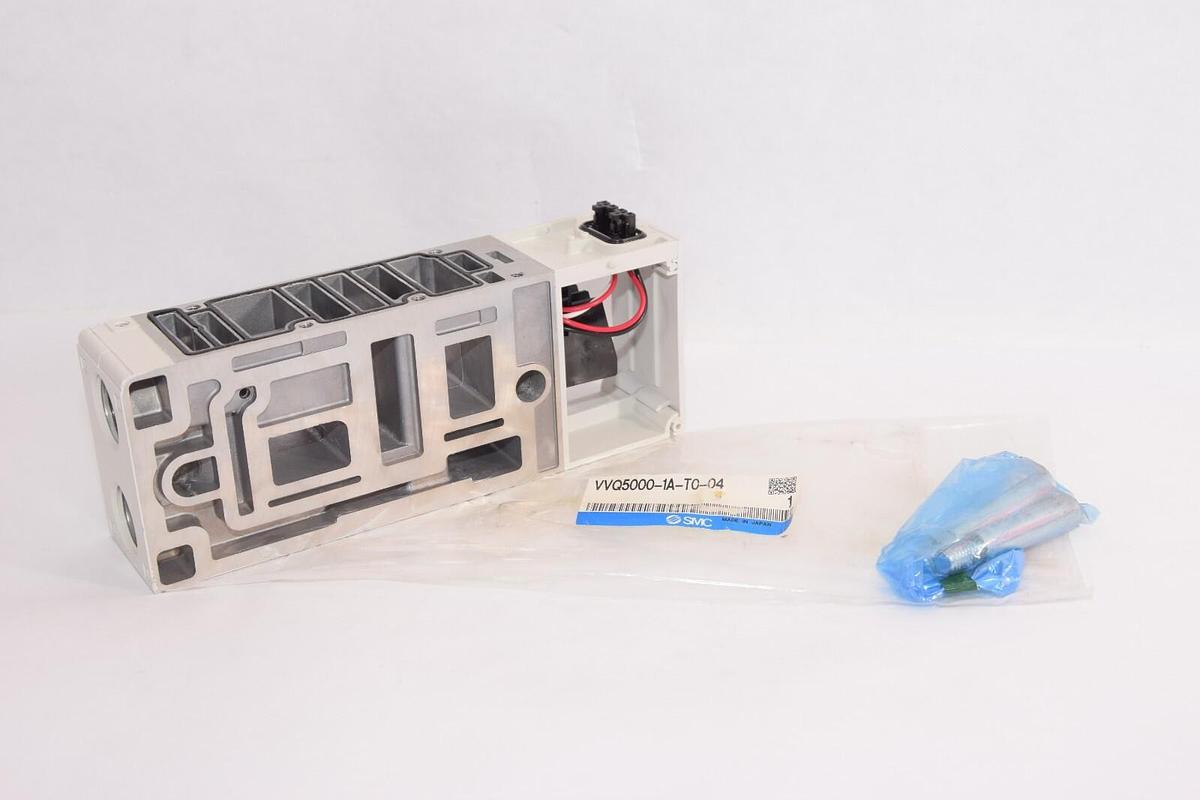 (NEW) SMC VVQ5000-1A-T0-04 VVQ50001AT004 Manifold Block Assembly