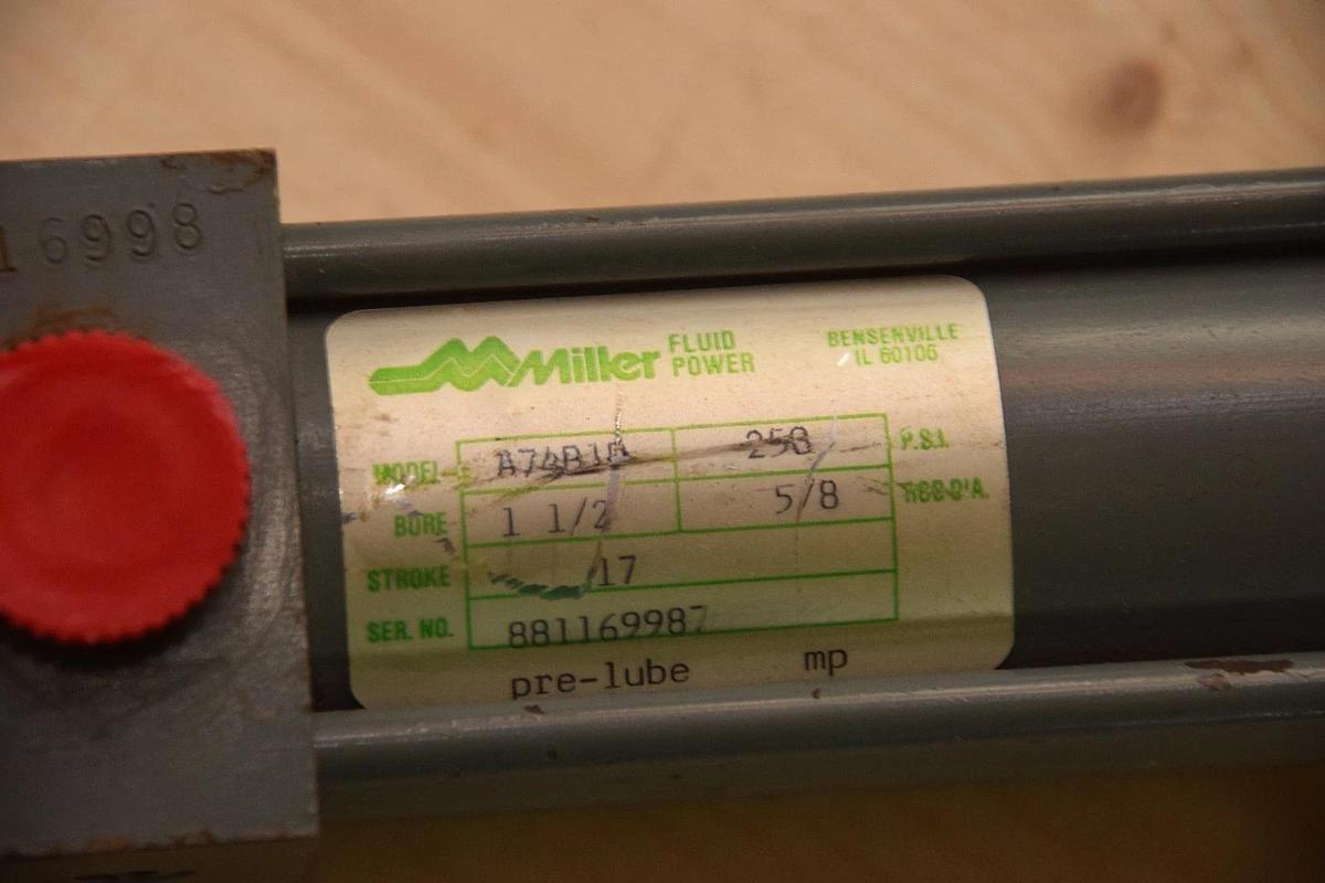 MILLER FLUID POWER A74B1B Pneumatic Cylinder 1-1/2" Bore 5/8" Shaft  17" Stroke