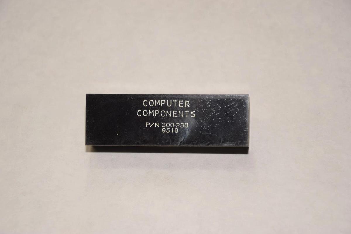 (LOT OF 2) COMPUTER COMPONENTS 300-238 300238 RELAY NEW