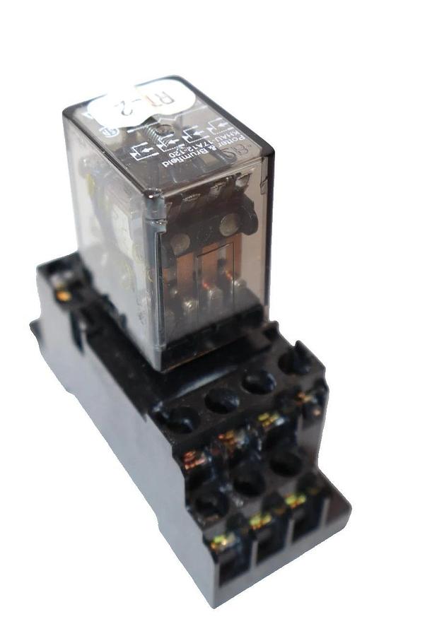 Used POTTER & BRUMFIELD KHAU-17A12-120 , KHAU17A12120 Relay W/ Base 1669W2 5A 250Vac