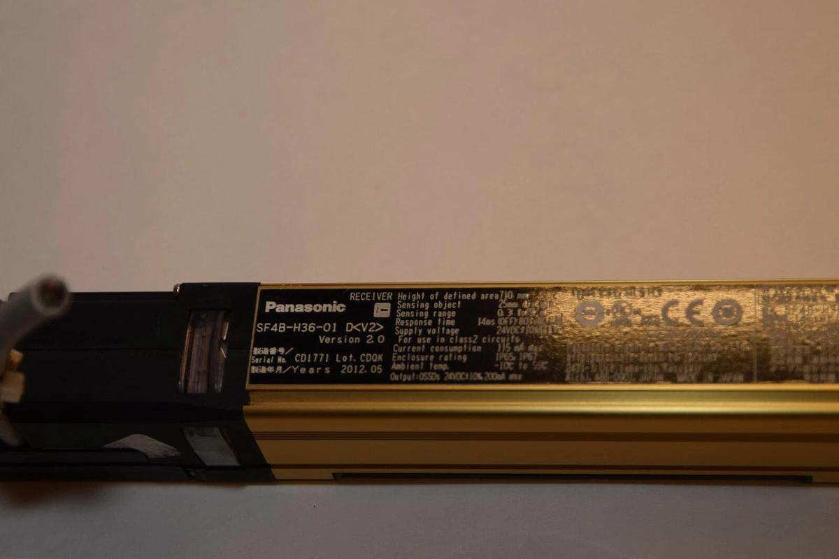 Used SUNX SF4B-H36-01 D V2 Receiver Safety light curtain Matsushita Electric PANSONIC