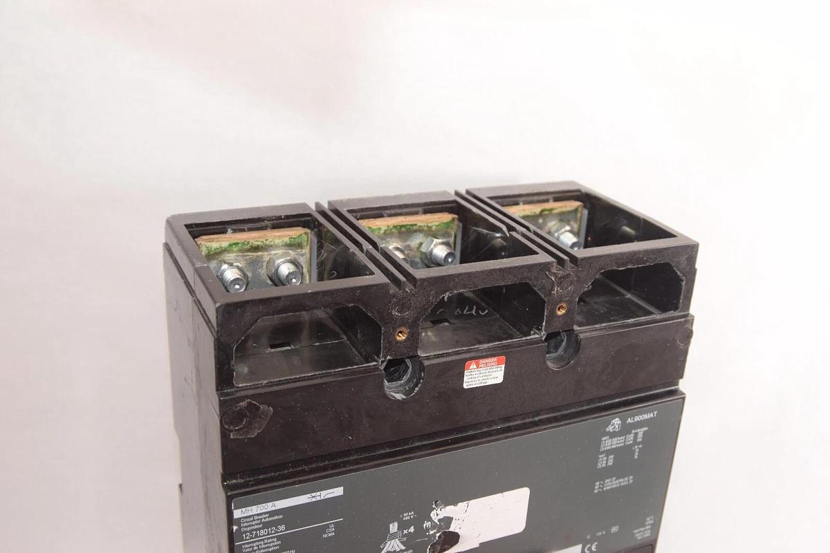 Used SQUARE D MH 700A MH700A 12-718012-36 700 Amp 3P Circuit Breaker