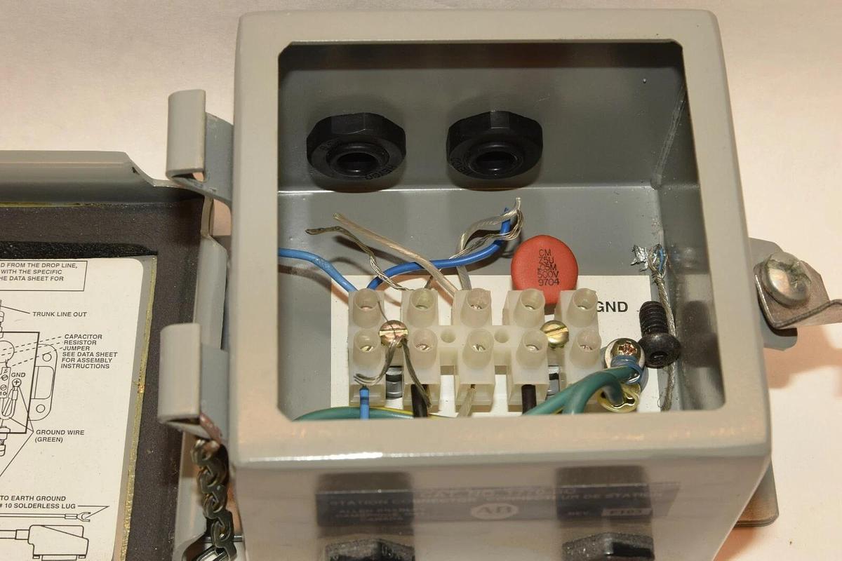 Used ALLEN BRADLEY 1770-SC 1770SC Data Station Connector