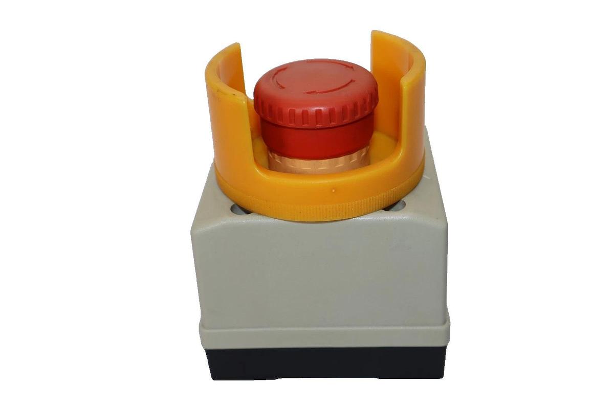 Used Tend / Idec Emergency Stop Button Push Button With Guard