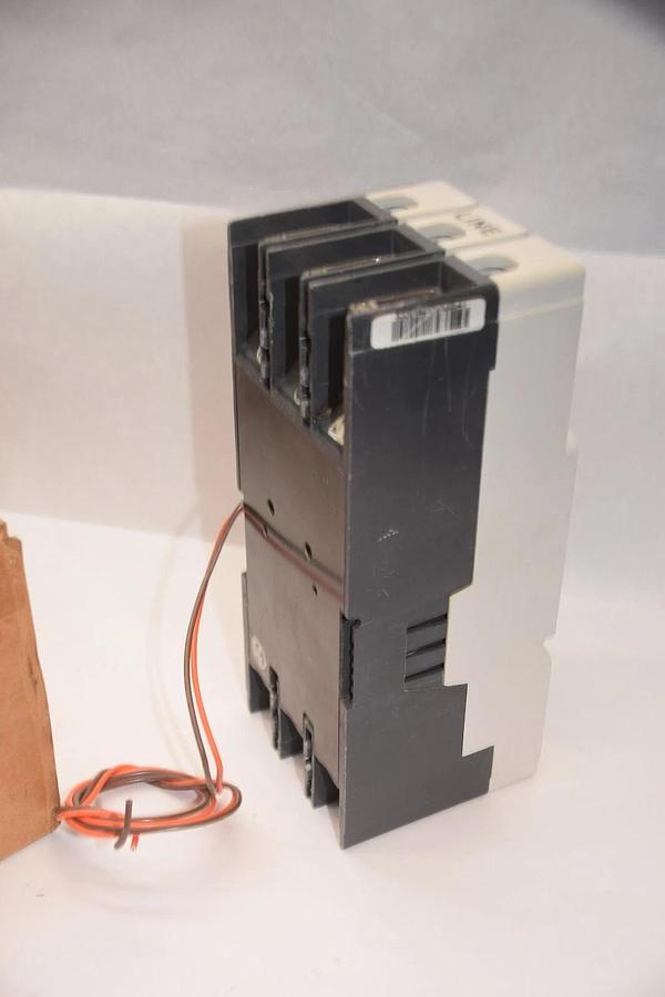 (NEW) EATON HMCP250A5CL04T26 250A 250 Amp 3P Series C Circuit Breaker