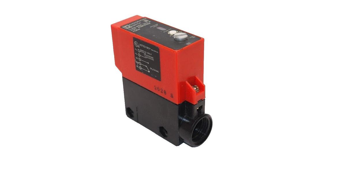 Used Square D 9006 PE8RANER Series A Photoelectric Relay Switch