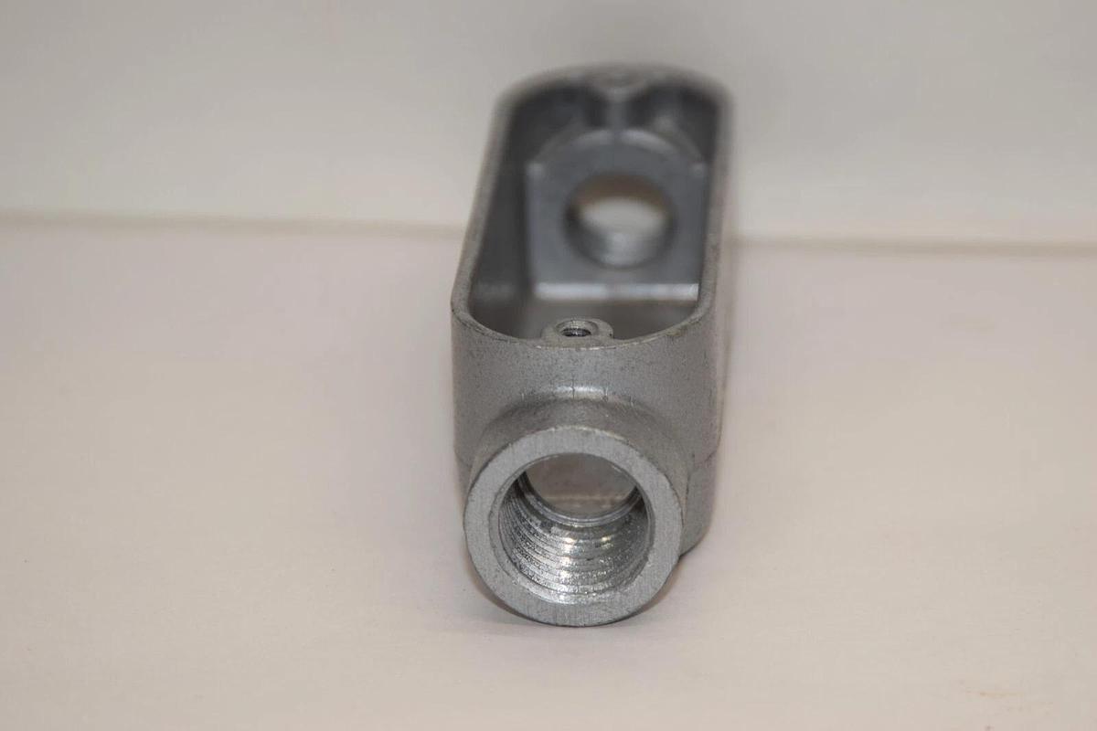 (NEW) CROUSE HINDS 1/2 C19 Condulet Conduit Outlet Body