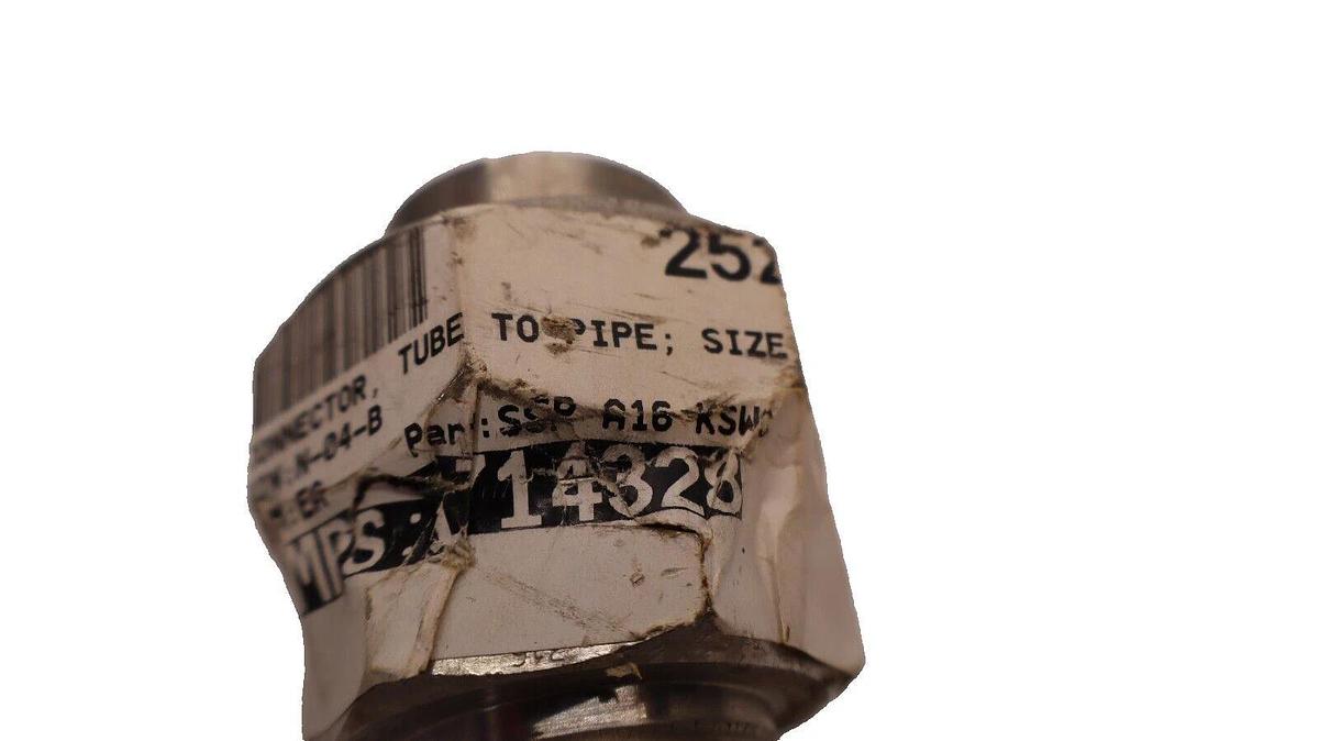 Used (Lot of 2) SSP A16-KSWC IZY 316 S/S Union 1" NPT To Tube Connector Tube to Pipe
