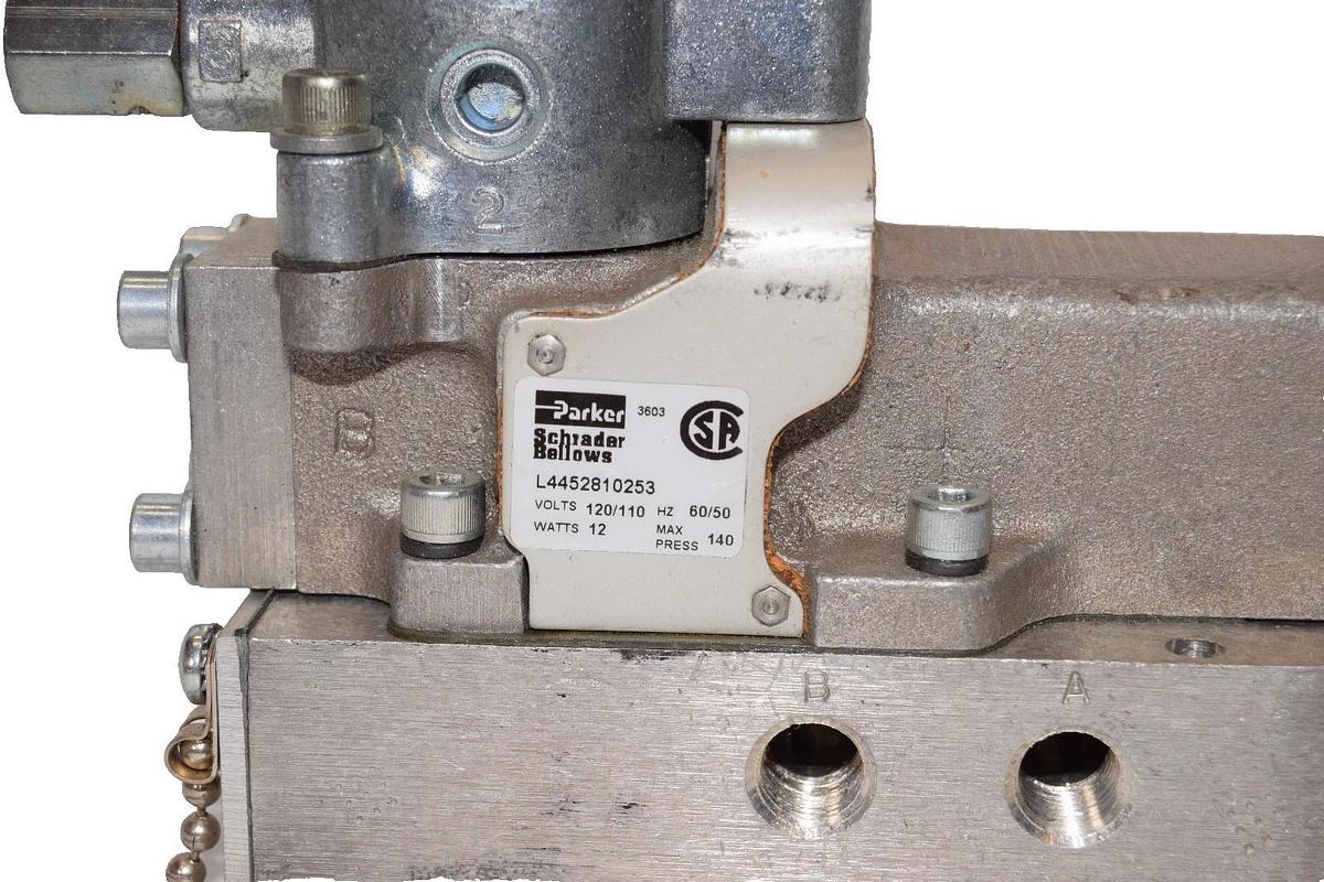 Parker L4452810253 Solenoid Valve With Pilot Model K175803553 & K022097 (New)