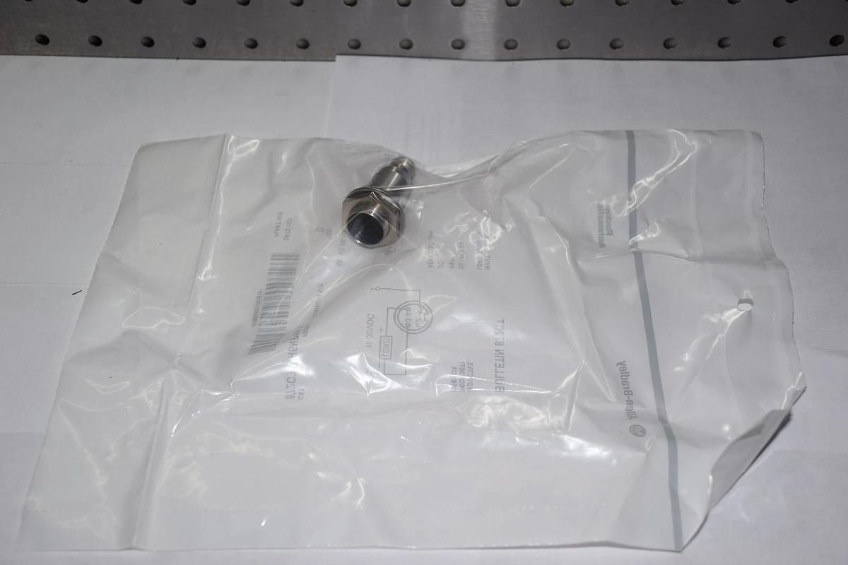ALLEN BRADLEY 872CT-DH5NP18-D4 SERIES D 10-30VDC 200mA PROXIMITY SENSOR NEW