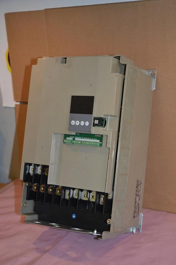 Used TELEMECANIQUE SQUARE D DRIVE ATV18D23N4 20 HP 15 KW 3 PH 460 V 60 A