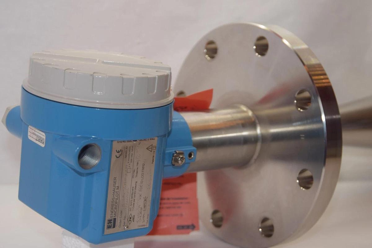 ENDRESS + HAUSER Level Radar Micropilot FMR240 FMR240-S5V1APJBA4Y 4" (NEW)