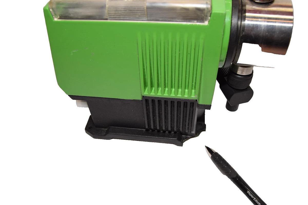 Used Alldos Eichler Gmbh 205-0.8 D02/A04/V01/P02 E26 0.254gph Metering Pump *Chip*