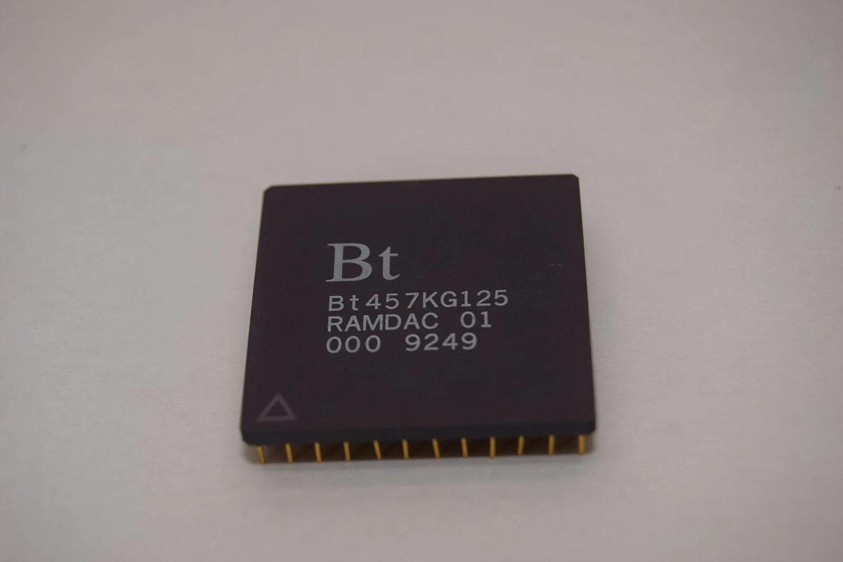 (NEW) BROOKTREE BT457KG125 RAMDAC 01 Integrated Circuit