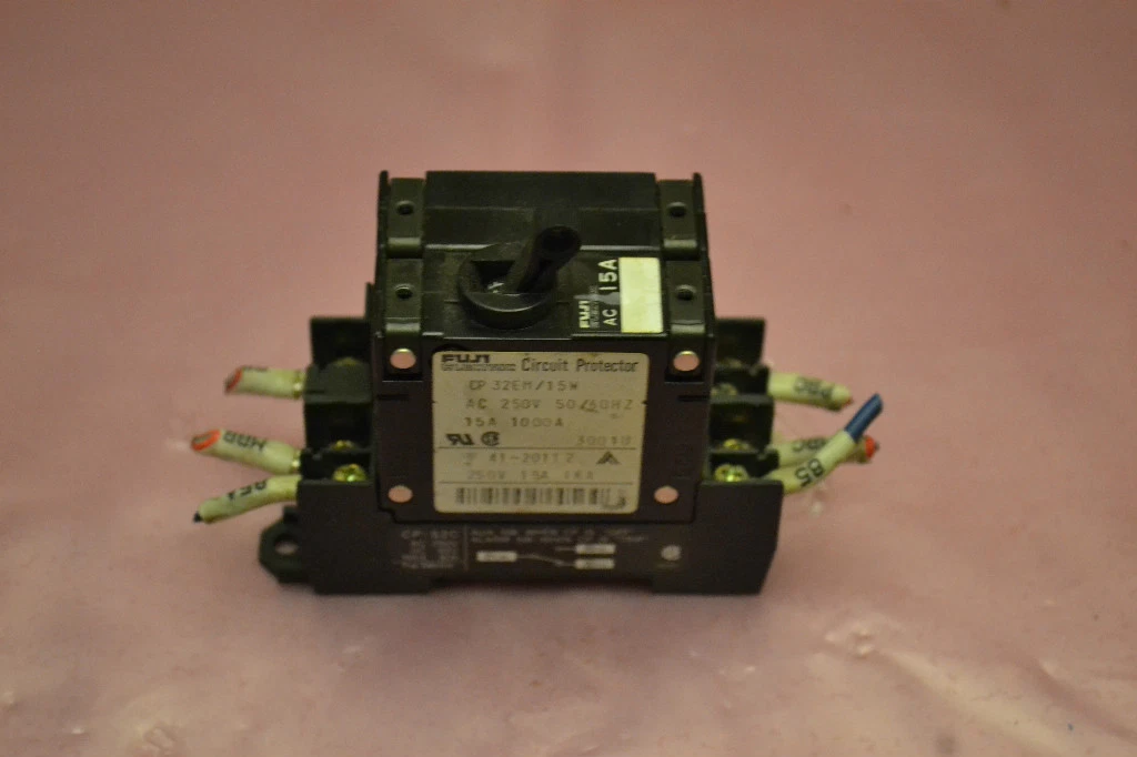 Used FUJI ELECTRIC CP32EM/15W CP32EM 15W 15A 15 A 15AMPS 250V 250 V