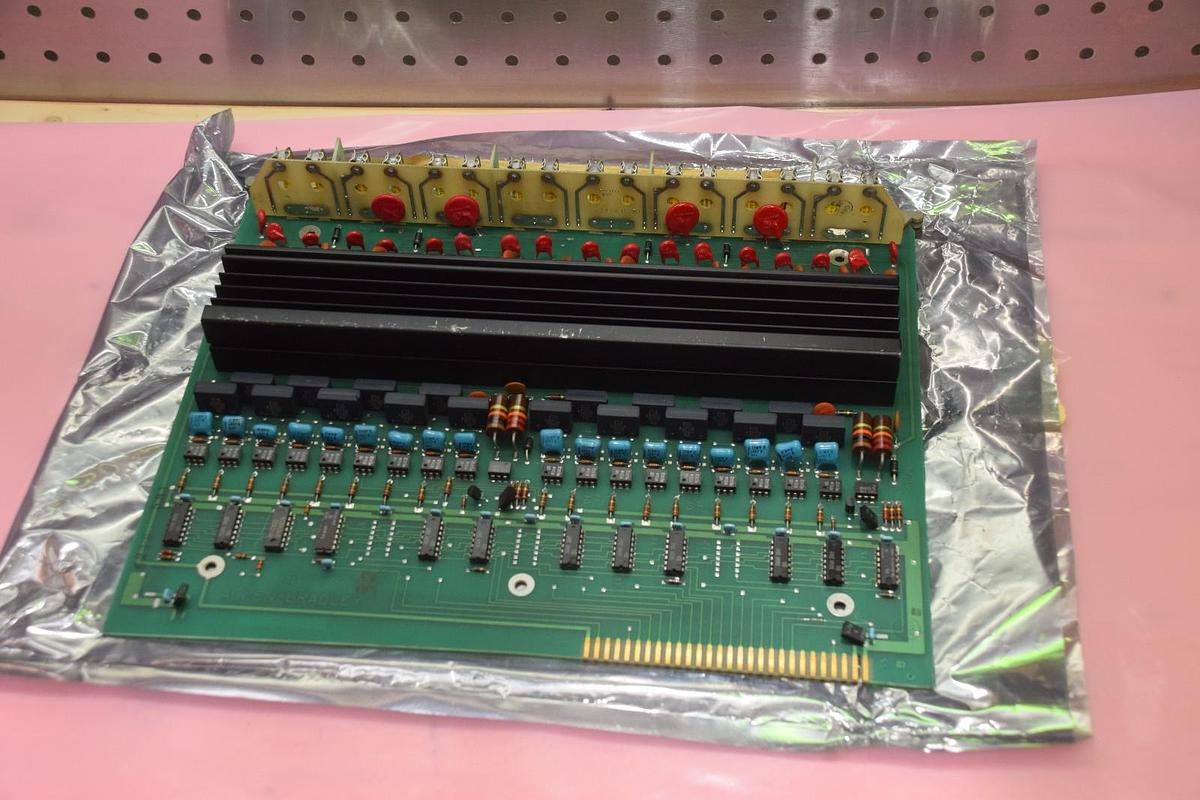 Refurbished ALLEN BRADLEY 7300-UOJ S-000433 DRIVER BOARD