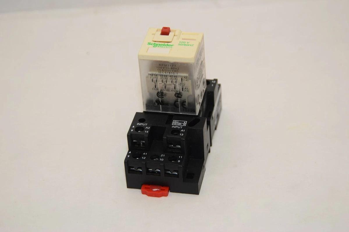 (NEW) SCHNEIDER ELECTRIC RPM31F7 15A 250V Relay With RPZF3 Base
