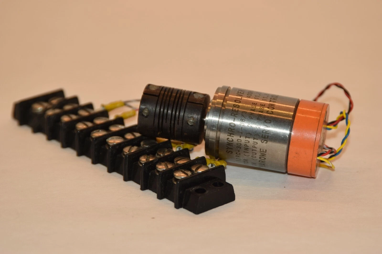 Used HAROWE SERVO 11RC-300-J-38/3 400Hz SYNCHRO RESOLVER