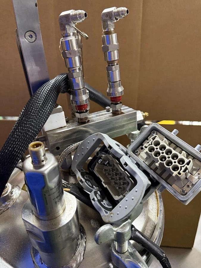 Used Binks 0910-4031 SS 2.8 Gal Steel Pressure Tank w/ Gast air Agitation