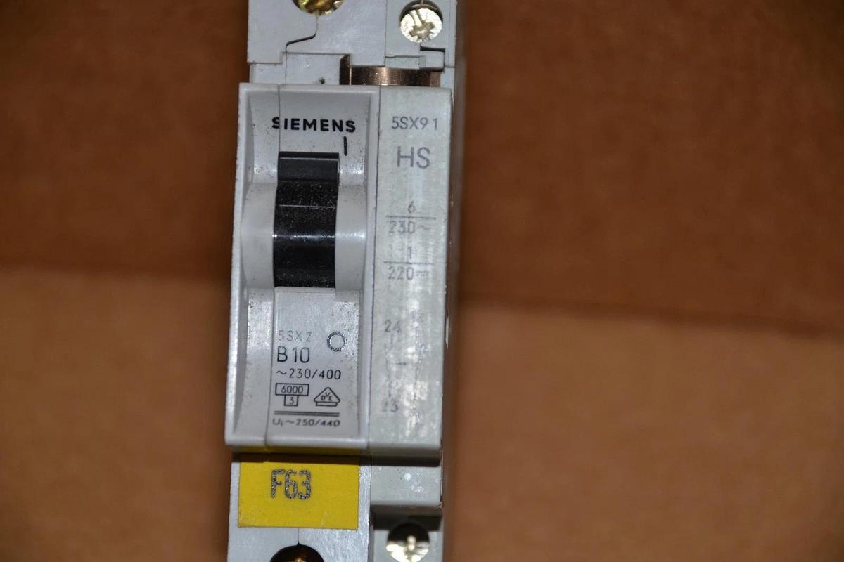 Used SIEMENS 5SX2 B10 5SX91 HS 5SX91HS 10A 10 Amp A 1p 1POLE CIRCUIT BREAKER