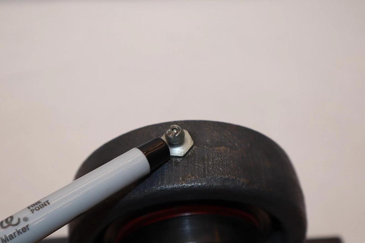 LINK-BELT Take Up NT3-U223H-9 1-7/16" NT3-223 Takeup 2-Bolt Bearing Assembly NEW