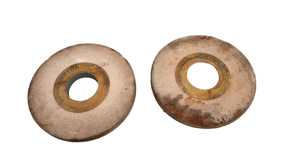 Norton 10x1x3 Grinding Wheel 38A46-G8VBE 38A46G8VBE 10 x 1 x 3 (NOS - Lot of 2)