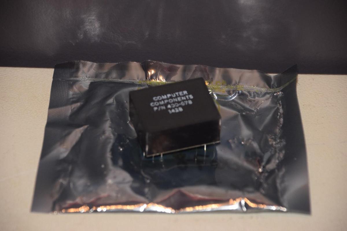 COMPUTER COMPONENTS 400-678 RELAY CROSS NEW