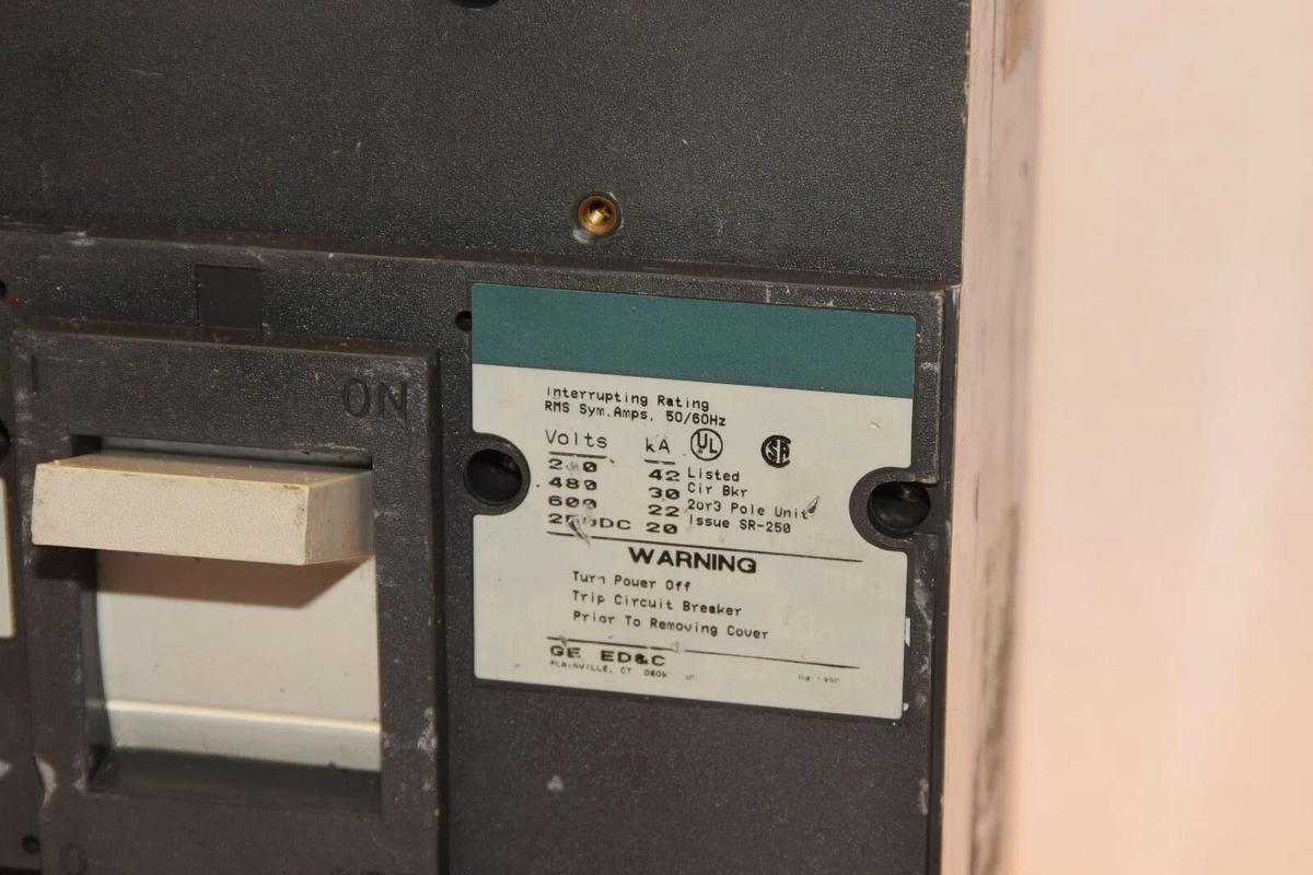 Used GENERAL ELECTRIC TJJ436200 200A 200 Amp 3P MAG ADJ 600-2000A Circuit Breaker