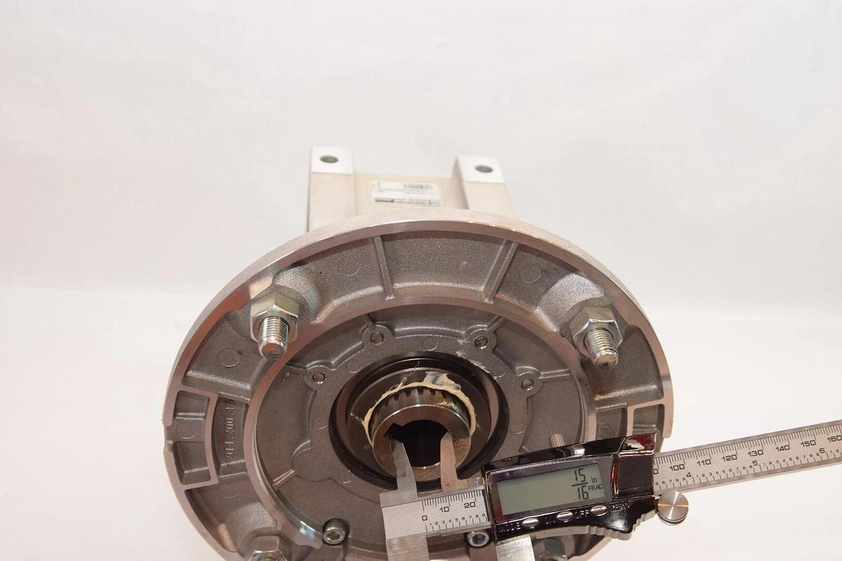 (NEW) BONFIGLIOLI W 63 U 19 P90 B5 V6 W63U19P90B5V6 Worm Gear Reducer