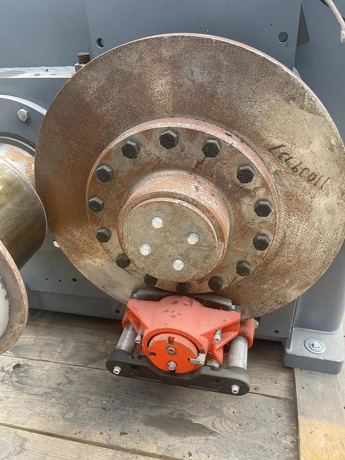 Refurbished Metso Drives helical gearbox 50026 CHG148M2.0-DBT ratio 3.586:1.9 1236 kW