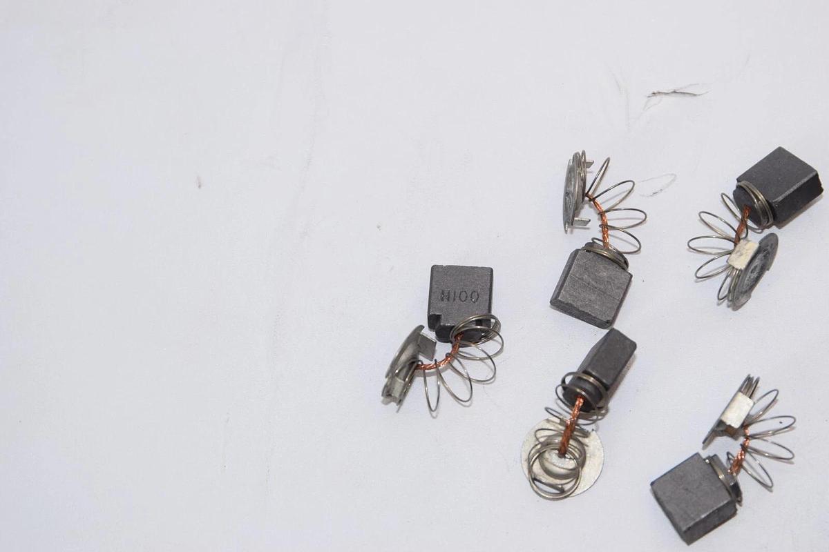 (NEW - Lot of 6) H100 H 100 1/2" x 1/4" Carbon Brush