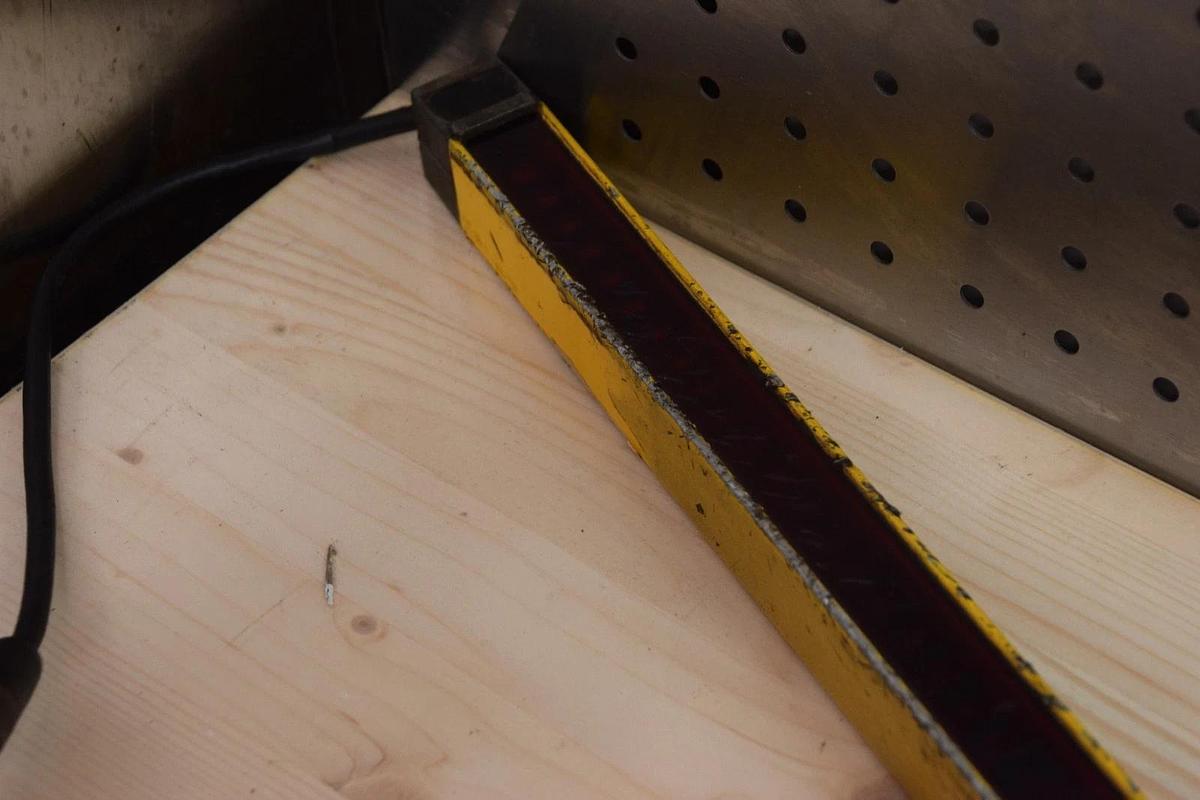 Used STI MICRO 70117-1042 MC47SR-20-1125-X TRANSMITTER SAFETY LIGHT CURTAIN