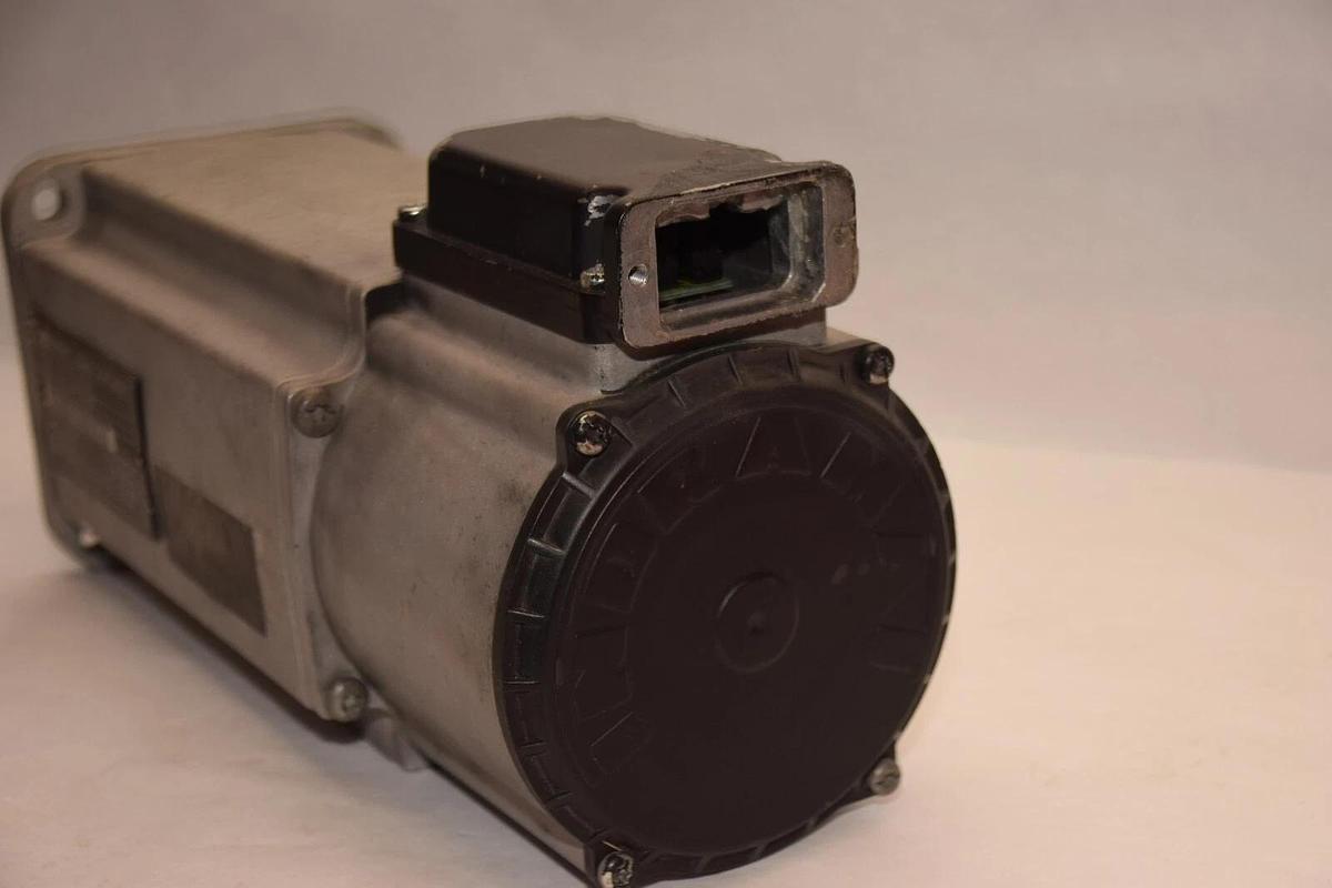 Used INDRAMAT MKD071B-061-GG0 19.16mm Shaft Permanent Magnet Motor