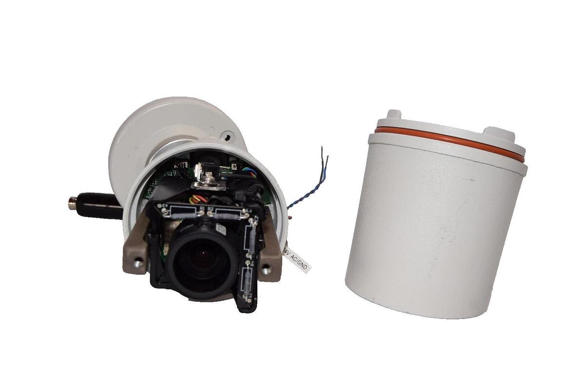 Used Pelco 1S310-CHV9 Security Camera With 3.0-9.5mm High Speed Lens