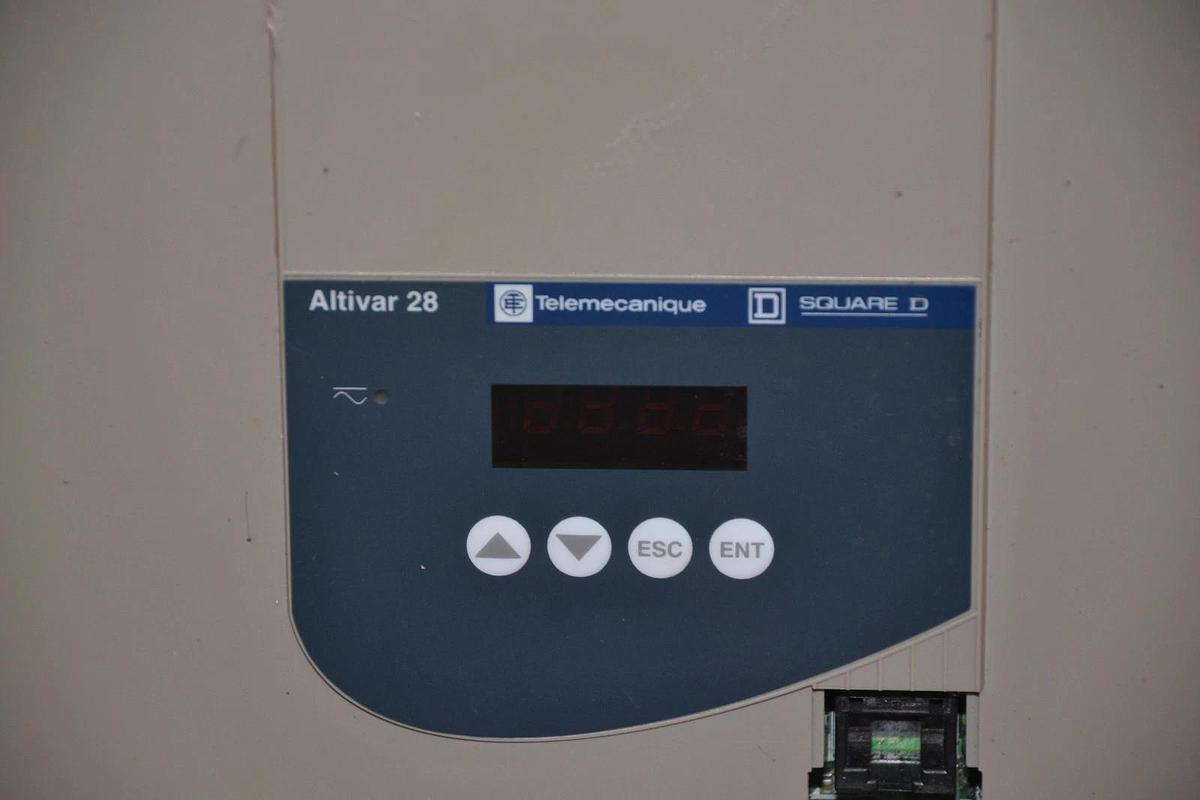 Used SQUARE D / SCHNEIDER ELECTRIC ATV28HU90N4U 7.5HP 460 VAC ALTIVAR 28 DRIVE