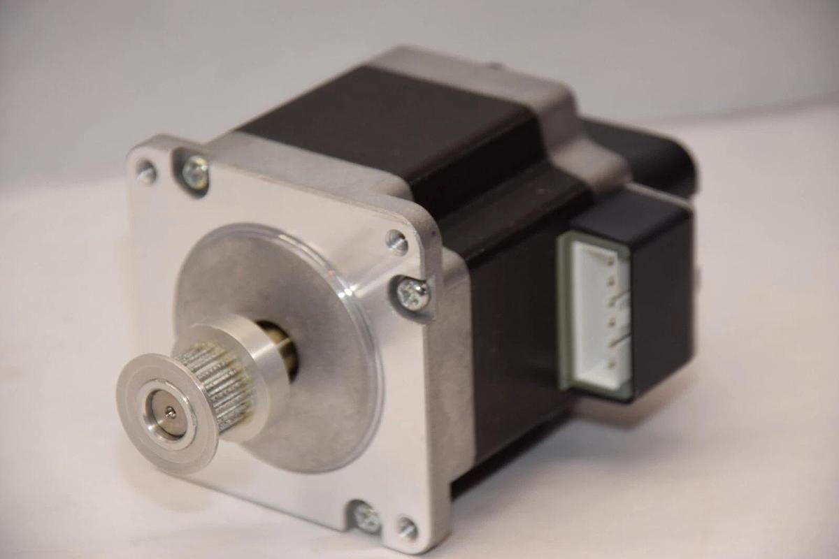 Used ORIENTAL MOTOR C098N-9212PE , E5-2000-250-IE-S-D-G-B Stepping Motor