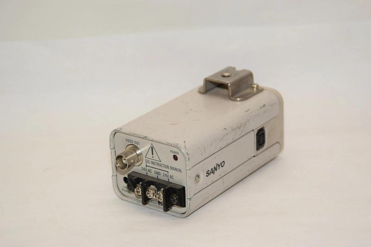 Used SANYO VCB-3424 VCB3424 B/W CCD 24V 60Hz 2.3W Security Camera