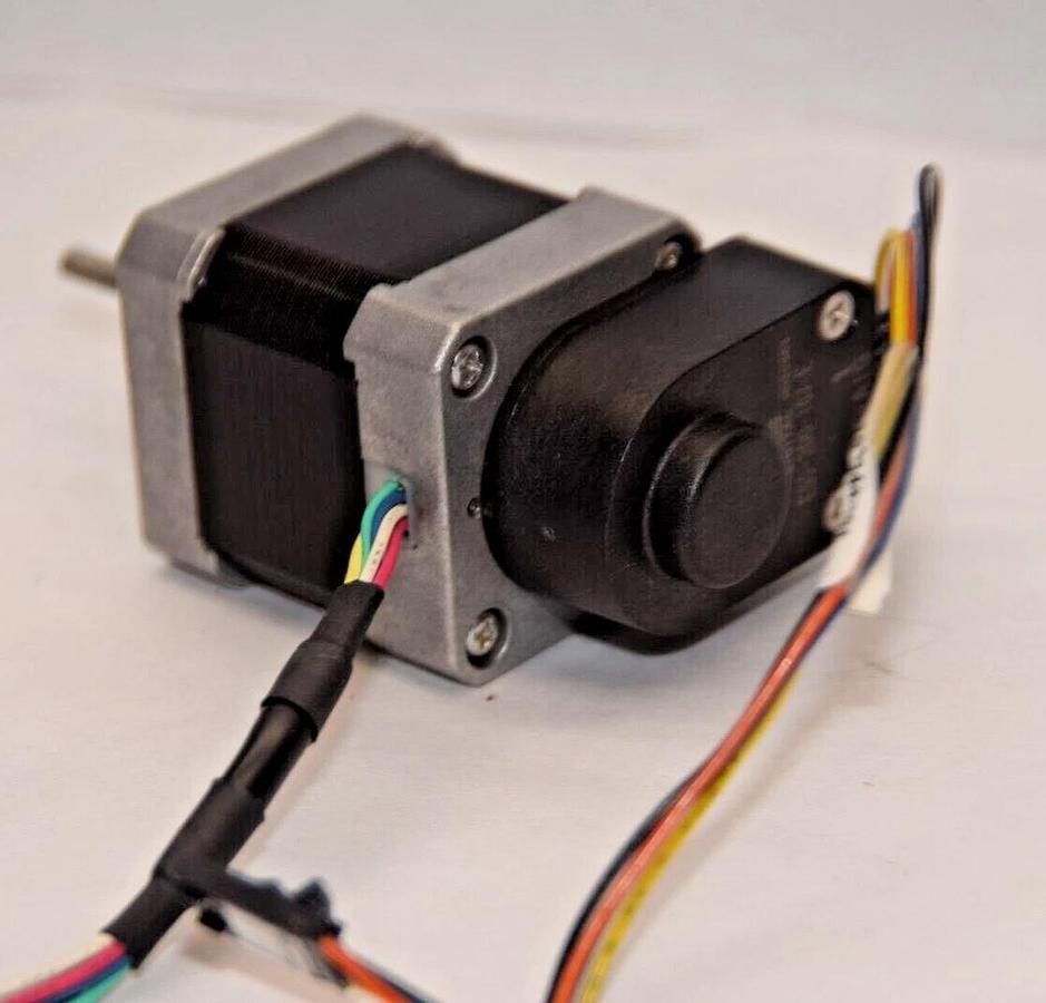 Used VEXTA C9509-9012KE 2 Phase 6V 0.8A Stepper Stepping Motor W/ E5S-200-187-E
